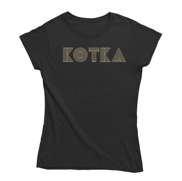Huhuista huolimatta, Kotka on ihan OK kaupunki. Musta Kotka-aiheinen naisten T-paita, pehmeä ja laadukas puuvilla. Huumoripaita jossa yhdistyy vastuullisuus ja kestävä kehitys.