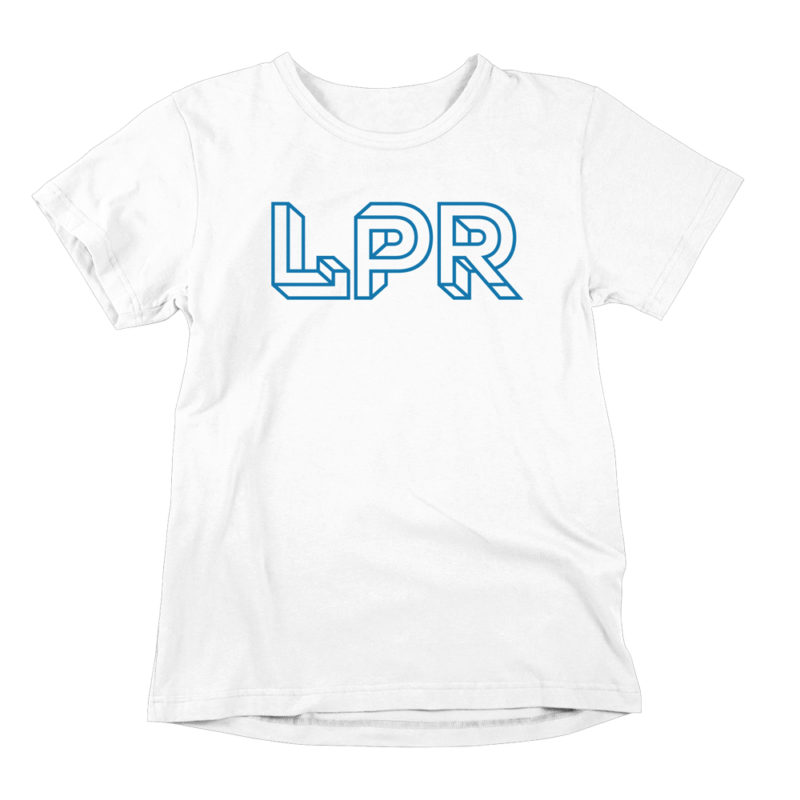 Rakastakaamme Lappeenrantaa. Valkoinen Lappeenranta-aiheinen miesten T-paita painatuksella, teemana asenne ja huumori. Pehmeä kampapuuvilla tuo mukavuutta arkeen. Sopii myös naisille, eli ns. Unisex paita.