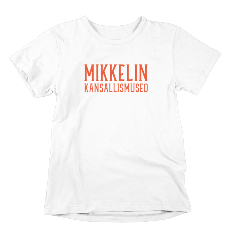 Kansallinen Mikkeli. Valkoinen Mikkeli-aiheinen miesten T-paita painatuksella, teemana asenne ja huumori. Pehmeä kampapuuvilla tuo mukavuutta arkeen. Sopii myös naisille, eli ns. Unisex paita.