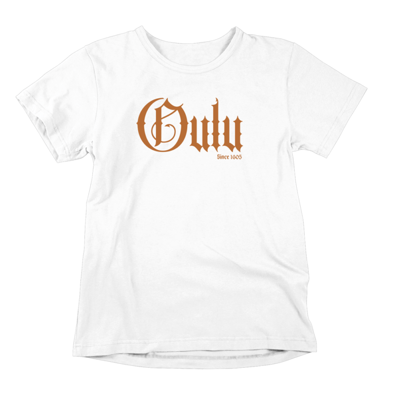 Historiallinen Oulu. Valkoinen Oulu-aiheinen miesten Oulu T-paita painatuksella, teemana asenne ja huumori. Pehmeä kampapuuvilla tuo mukavuutta arkeen. Sopii myös naisille, eli ns. Unisex Oulu paita.